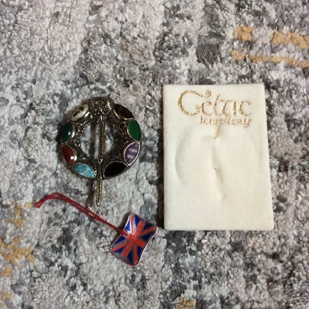 BEAUTIFUL VINTAGE CELTIC JEWELRY PIN! EUC!